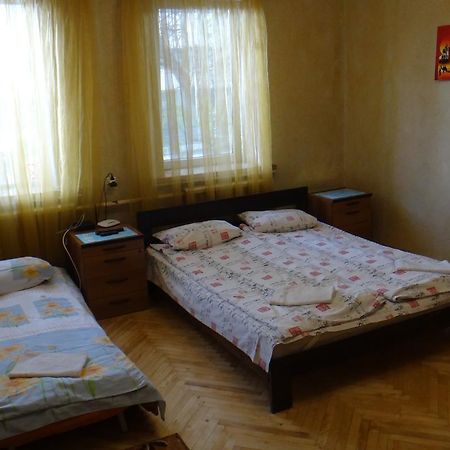 Apartment Near The Central Railway Station Kiev Buitenkant foto